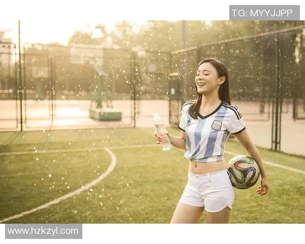 明星与模特的火辣足球宝贝装大比拼谁能赢得观众的心