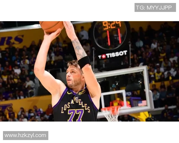 东契奇37+10+5无缘日最佳!由于詹皇11分12助王者归来了